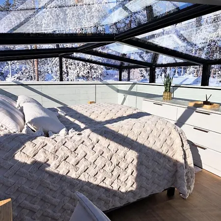 Lomamökit Glass Roof *